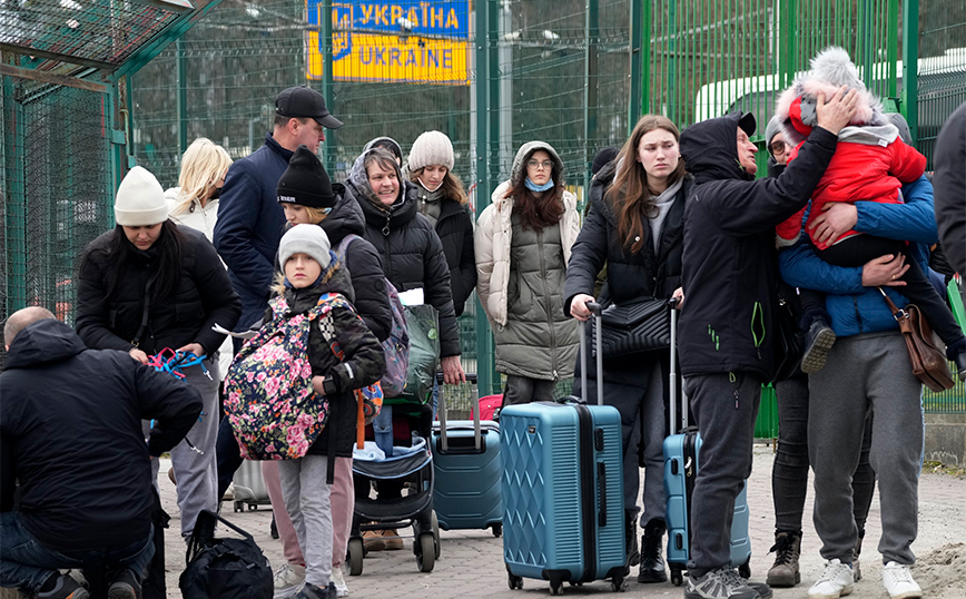 Πόλεμος στην Ουκρανία: Χιλιάδες πρόσφυγες σε Ουγγαρία και Πολωνία