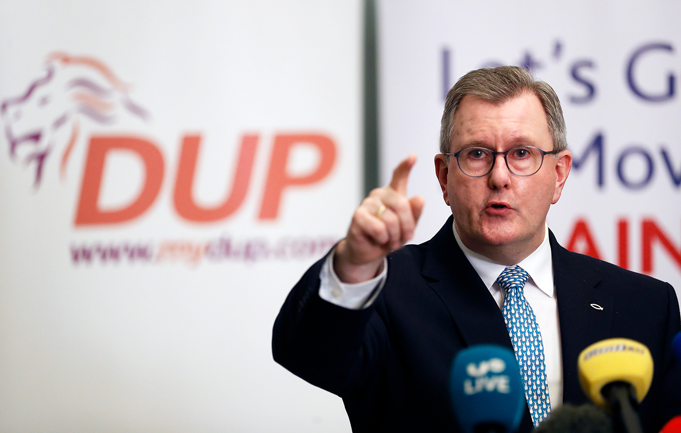 Παραιτήθηκε ο ηγέτης του DUP στη Βόρεια Ιρλανδία – Είχε κατηγορηθεί για σεξουαλικό αδίκημα