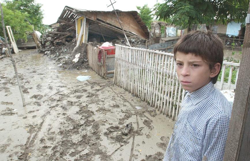 Φονικές πλημμύρες σαρώνουν τη Ρουμανία