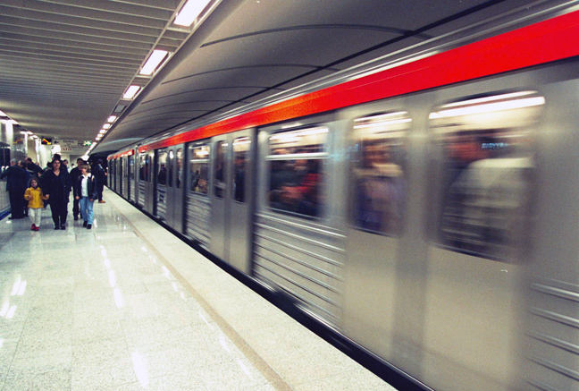 Χειρόφρενο σε μετρό, ηλεκτρικό, λεωφορεία και τρόλεϊ
