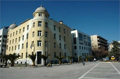 Επίθεση υπαλλήλων του Πανεπιστημίου Θεσσαλίας προς το υπουργείο