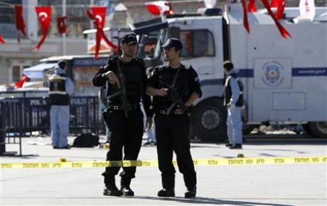 Τουλάχιστον δώδεκα νεκροί στην Τουρκία
