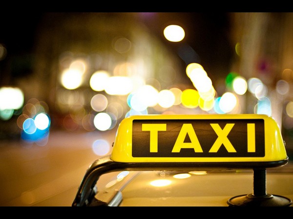 Σύλληψη τριών οδηγών ταξί με πειραγμένα ταξίμετρα