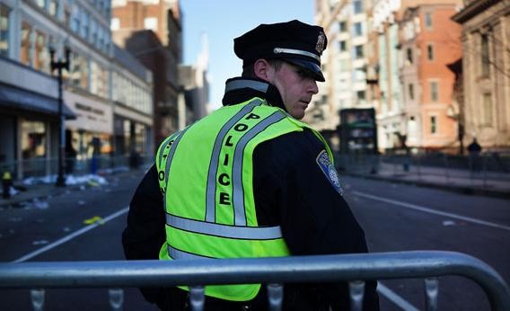 Επικήρυξη για τους δράστες της επίθεσης στη Βοστώνη