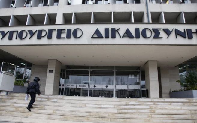 Στην αντεπίθεση ο Παρασκευόπουλος για την αποφυλάκιση των Γεωργιανών του φονικού της Ύδρας