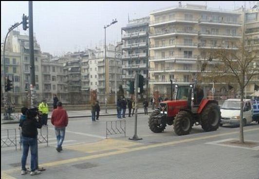 Στο υπουργείο Μακεδονίας-Θράκης οι αγρότες