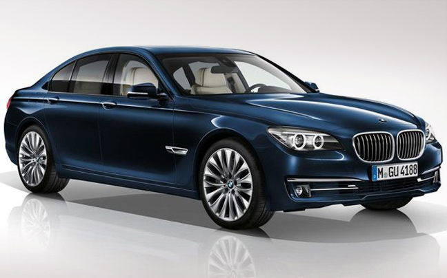 Η BMW παρουσίασε τη Σειρά 7 στην Exclusive Edition