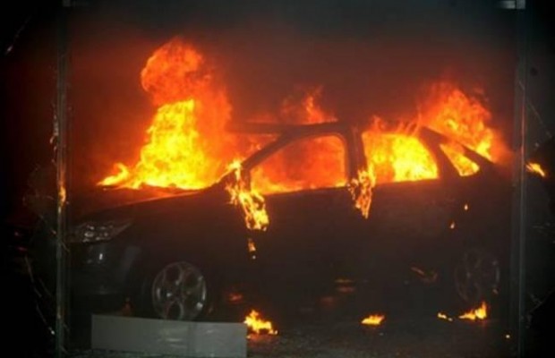 Ανάληψη ευθύνης για τους εμπρησμούς αυτοκινήτων στην Αττική: «Μην παρκάρετε δίπλα σε ακριβά ΙΧ, τα καίμε»