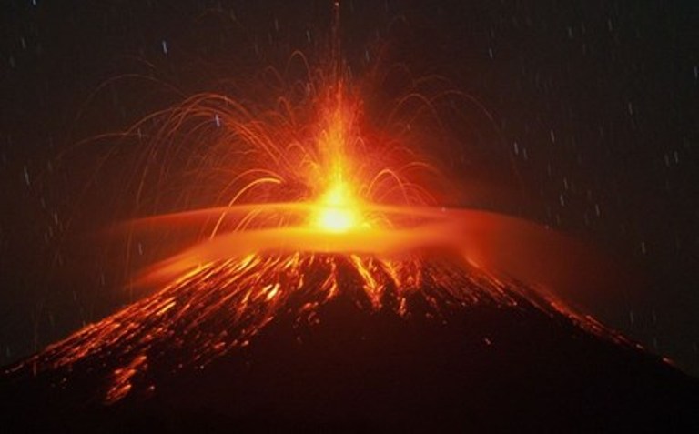 Μία ανάσα πριν εκραγεί ηφαίστειο στην Κόστα Ρίκα