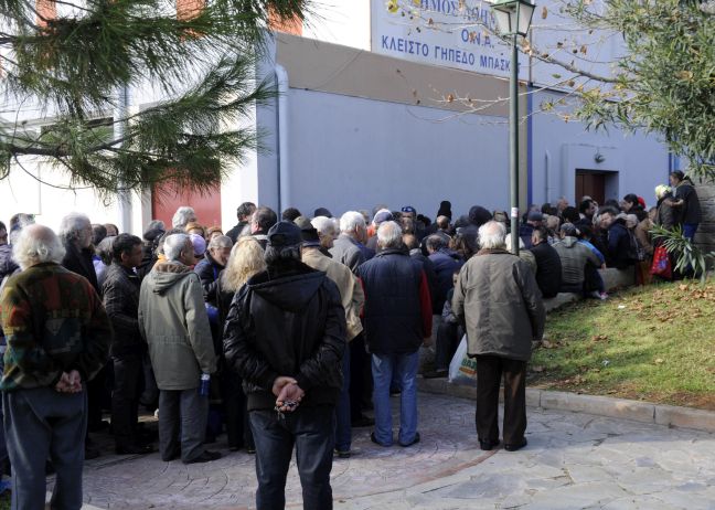 Κοσμοσυρροή στο γεύμα του δήμου Αθηναίων