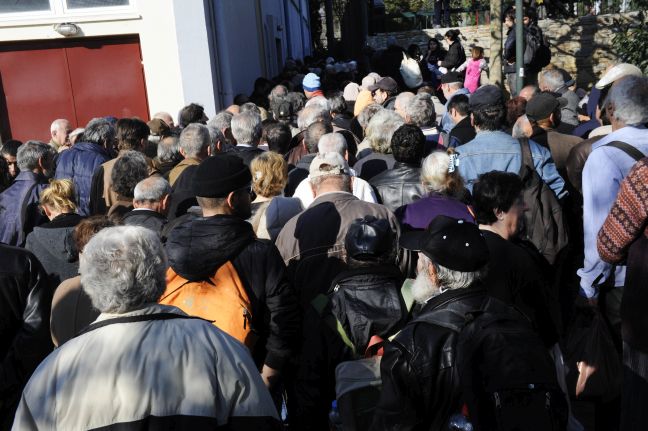 Κοσμοσυρροή στο γεύμα του δήμου Αθηναίων