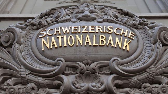 Η κεντρική τράπεζα της Ελβετίας παρεμβαίνει για την ανατίμηση του φράγκου