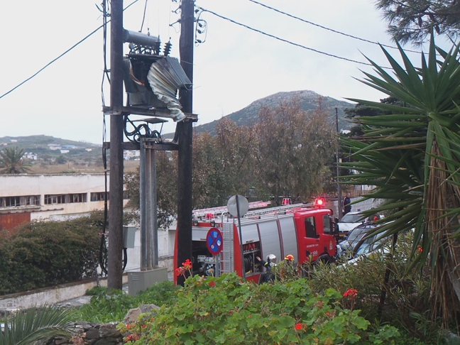 Έπεσε κεραυνός σε μετασχηματιστή της ΔΕΗ