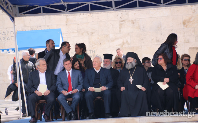 Ξεκίνησε η μαθητική παρέλαση στην Αθήνα