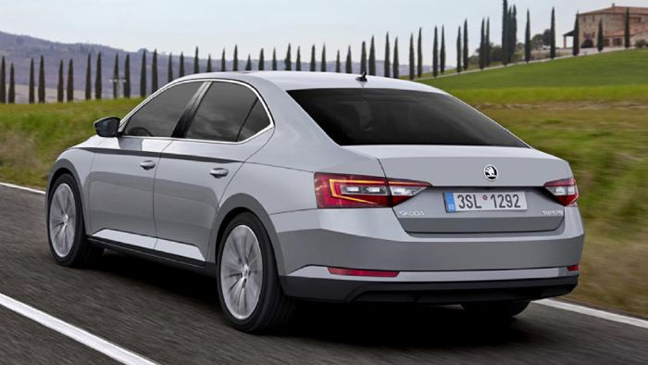 Πλήρης αποκάλυψη της νέας Skoda Superb (pics)