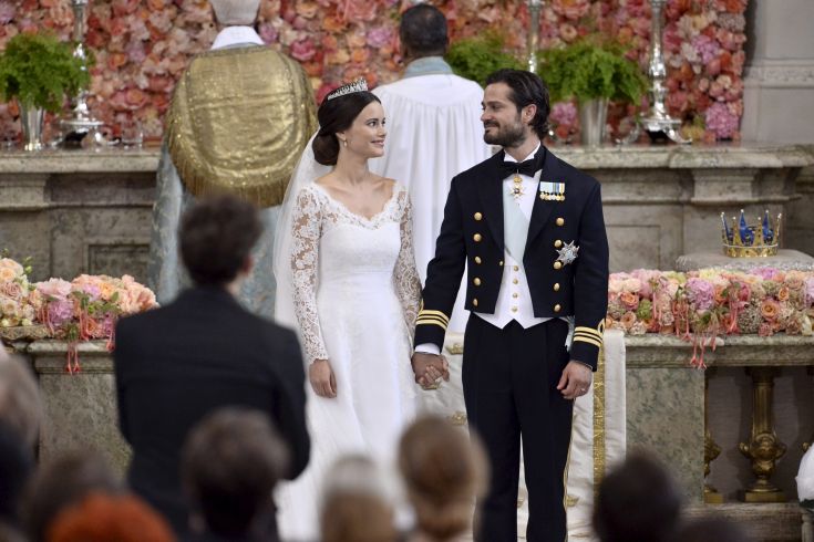 Swedish Prince Carl Philip and Sofia Hellqvist are pictured during their wedding in the Royal Chapel in Stockholm, Sweden, June 13, 2015. REUTERS/Claudio Bresciani/TT News Agency   ATTENTION EDITORS - THIS IMAGE WAS PROVIDED BY A THIRD PARTY. THIS PICTURE IS DISTRIBUTED EXACTLY AS RECEIVED BY REUTERS, AS A SERVICE TO CLIENTS. SWEDEN OUT. NO COMMERCIAL OR EDITORIAL SALES IN SWEDEN.