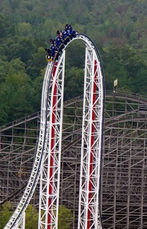 Roller coasters που κόβουν ανάσες