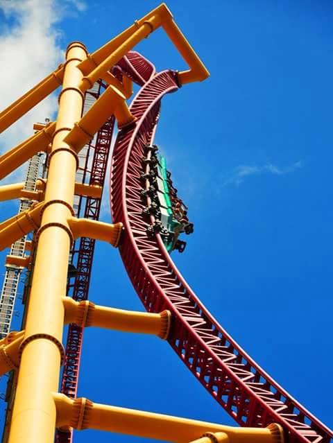 Roller coasters που κόβουν ανάσες