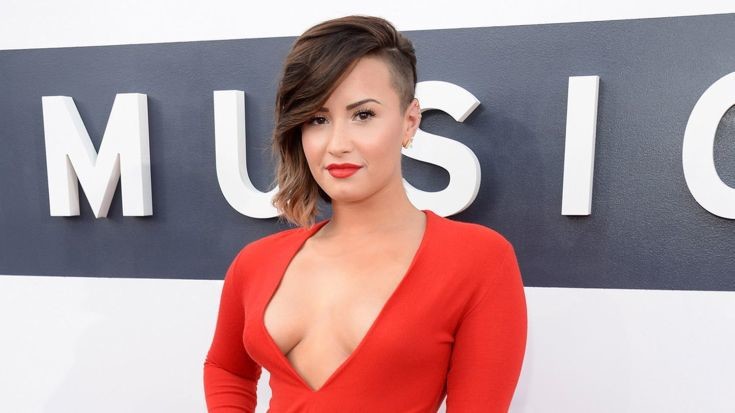 Τα «τιτιβίσματα» της Demi Lovato (photos)