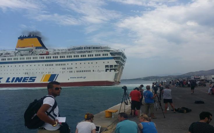 Ακόμα 2.163 πρόσφυγες φέρνει στον Πειραιά το Ελευθέριος Βενιζέλος