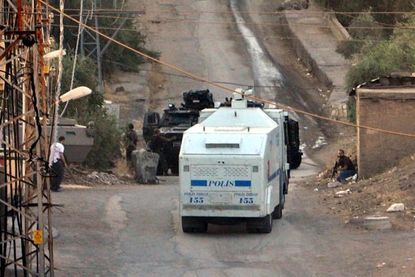 Εμπόλεμη ζώνη το κουρδικό Ντιγιαρμπακίρ στη νοτιοανατολική Τουρκία