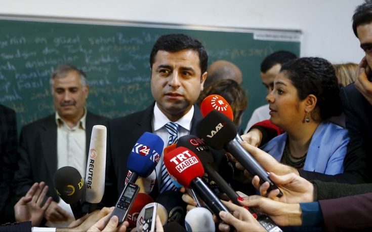 Αίτημα για άρση της ασυλίας των ηγετών του φιλοκουρδικού HDP