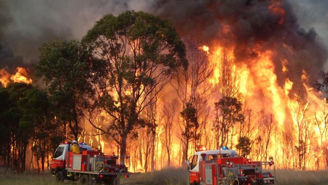 Πάνω από 100 σπίτια καταστράφηκαν από τις πυρκαγιές στη νότια Αυστραλία