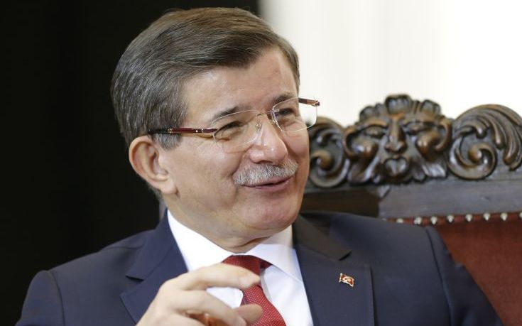Ο Νταβούτογλου ζητά να αρθεί η ασυλία στελεχών του HDP