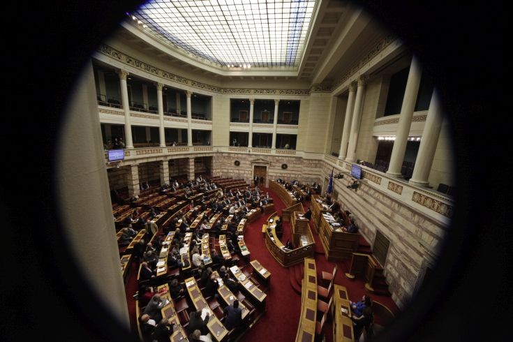 Οι πολύτεκνοι για το σύμφωνο συμβίωσης και η οργή βουλευτή του ΣΥΡΙΖΑ