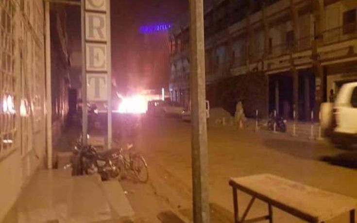 Βρήκαν 10 πτώματα στην ταράτσα του ξενοδοχείου στη Μπουρκίνα Φάσο