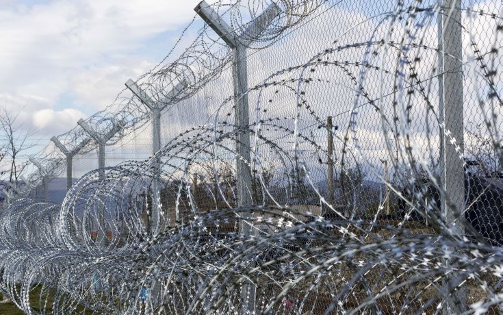 Τελεσίγραφο τριών μηνών στην Ελλάδα και ευθείες απειλές για τη Σένγκεν