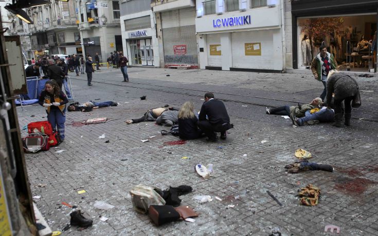Αυξάνεται ο αριθμός των νεκρών στην Κωνσταντινούπολη