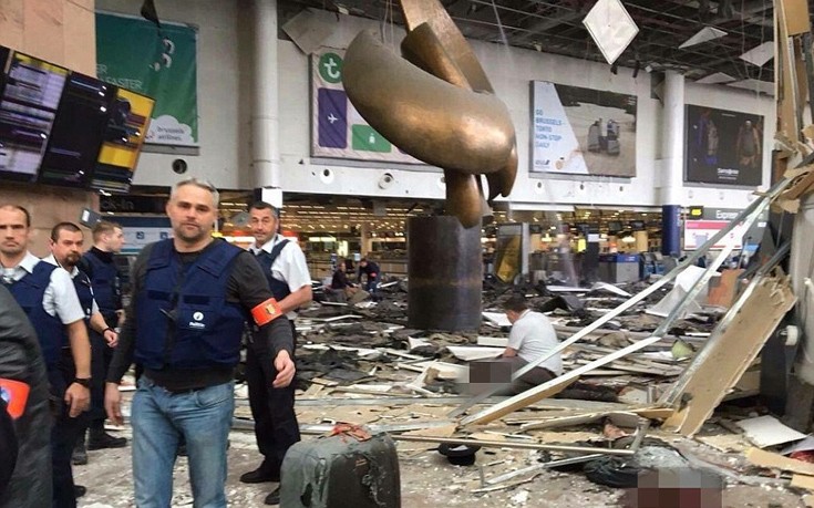 Βομβιστής αυτοκτονίας αιματοκύλησε το αεροδρόμιο των Βρυξελλών