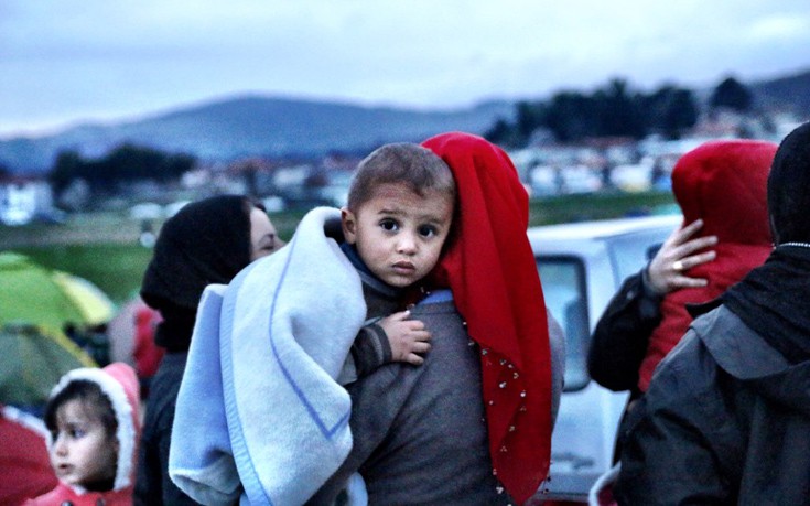 Η Ηandelsblatt γράφει για την αλληλεγγύη των Ελλήνων προς τους πρόσφυγες