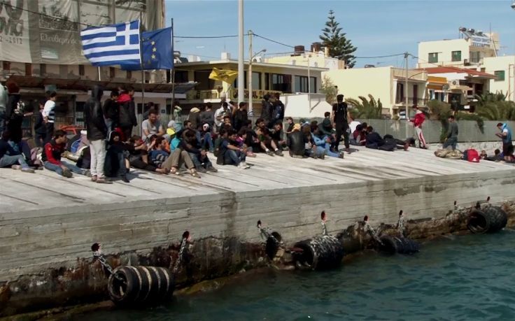Στο λιμάνι της Χίου οι πρόσφυγες που έφυγαν από το hotspot