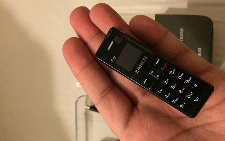 Το «μικρότερο κινητό στον κόσμο» που σημειώνει επιτυχία στις φυλακές