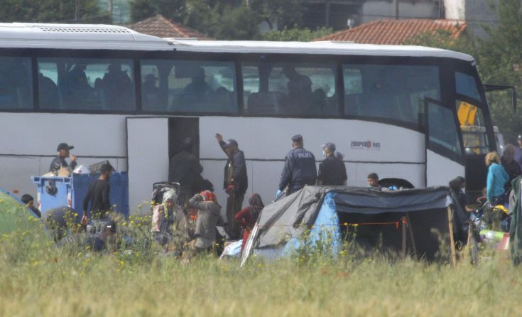 Πρόσφυγες από την Ειδομένη αρνούνταν να κατέβουν στη Σίνδο