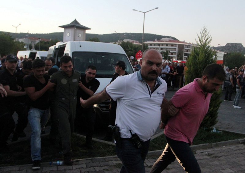 Η Τουρκία παραδέχεται ότι έγιναν λάθη και αδικίες στις εκκαθαρίσεις