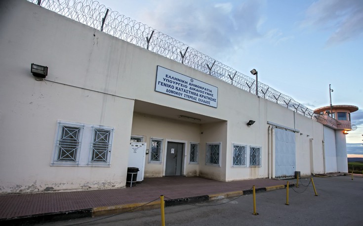 Φυλακές Δομοκού:  Έρευνα σε κελιά &#8211; Βρέθηκαν ηρωίνη, μαχαίρια, σουβλιά και κινητά