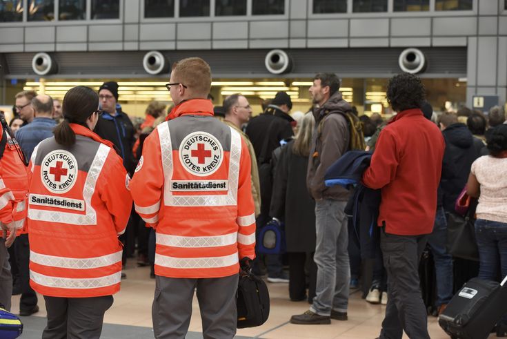 2017-02-12T132742Z_1505136209_LR1ED2C11DVK1_RTRMADP_3_GERMANY-SECURITY-AIRPORT