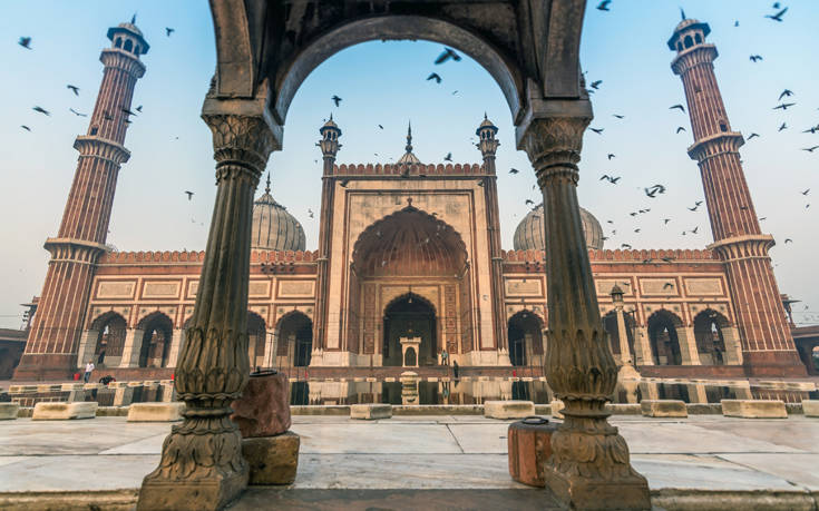 Μεσαιωνικά παζάρια και επιβλητικά μνημεία στην πρωτεύουσα της Ινδίας