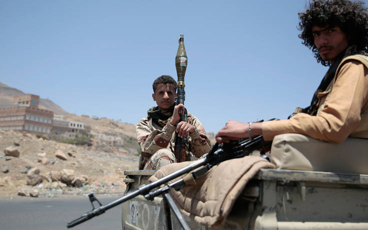 Μαχητικό αεροσκάφος των ΗΠΑ κατέρριψε πύραυλο κρουζ που εκτοξεύθηκε εναντίον πολεμικού πλοίου από τους Χούθι της Υεμένης