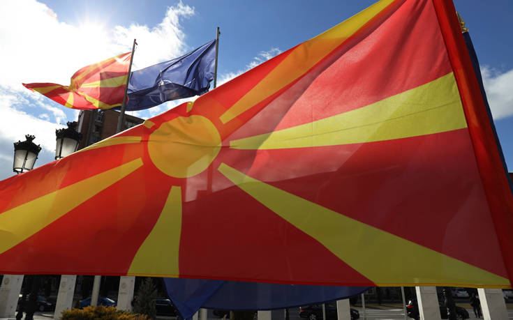 Μάχη για τρεις οι προεδρικές εκλογές της Κυριακής στα Σκόπια