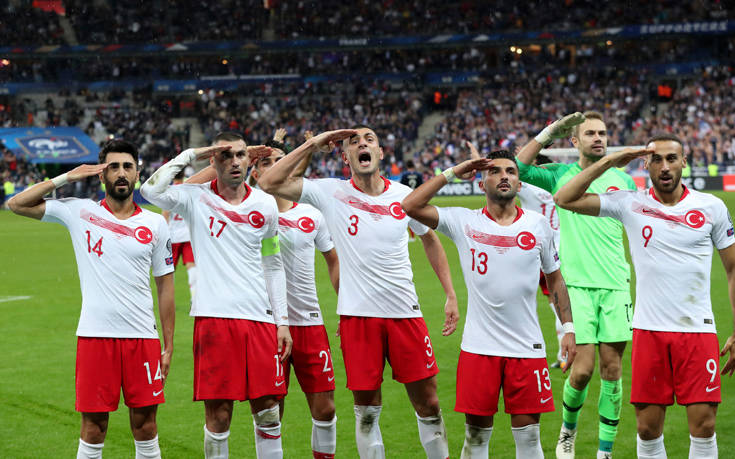 UEFA: Πειθαρχική έρευνα για την Τουρκία μετά τους στρατιωτικούς χαιρετισμούς