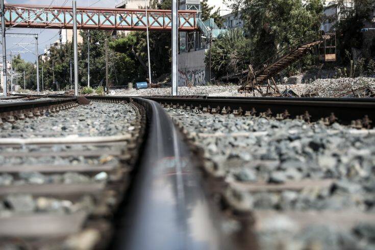 Επανεκκίνηση σε τρένα και προαστιακό: Τα 9 ζητήματα για τον σιδηρόδρομο που θέτουν οι μηχανοδηγοί
