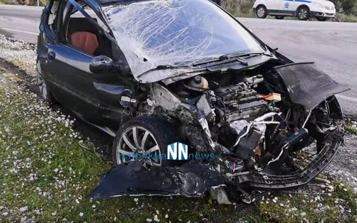 Σφοδρό τροχαίο στη Ναυπακτία, οδηγός εκσφενδονίστηκε πολλά μέτρα μακριά από το αυτοκίνητο του