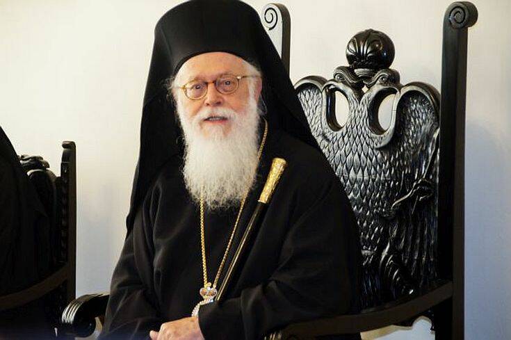 Αρχιεπίσκοπος Αναστάσιος: Πλησιάστε μεταξύ σας πνευματικά, αλλά κρατάτε τις αναγκαίες αποστάσεις