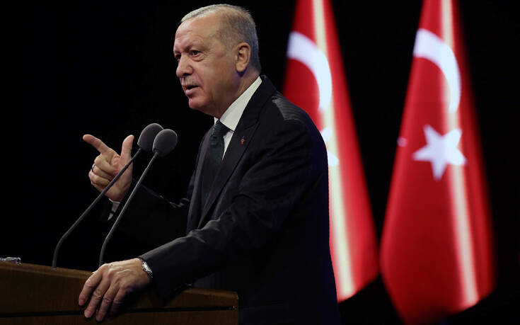 Ο Ερντογάν «βυθίζει» την οικονομία της Τουρκίας: Ανησυχία για capital controls