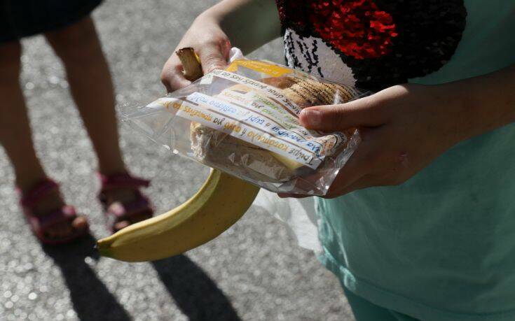 Σχολικά γεύματα από την έναρξη της χρονιάς σε πάνω από 185.000 παιδιά