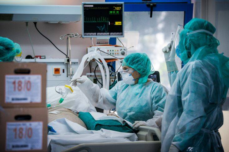 Συγκλονίζει έκκληση νοσηλευτή σε ΜΕΘ: Έχω ένα παλικάρι 32 χρονών… δώσε μου τουλάχιστον έναν αναπνευστήρα